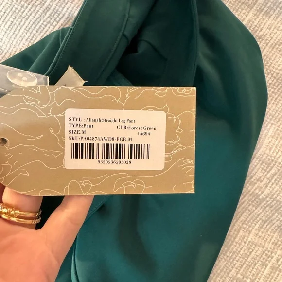 Meshing elegant Green Women's Suit Set - Picture 8 of 9